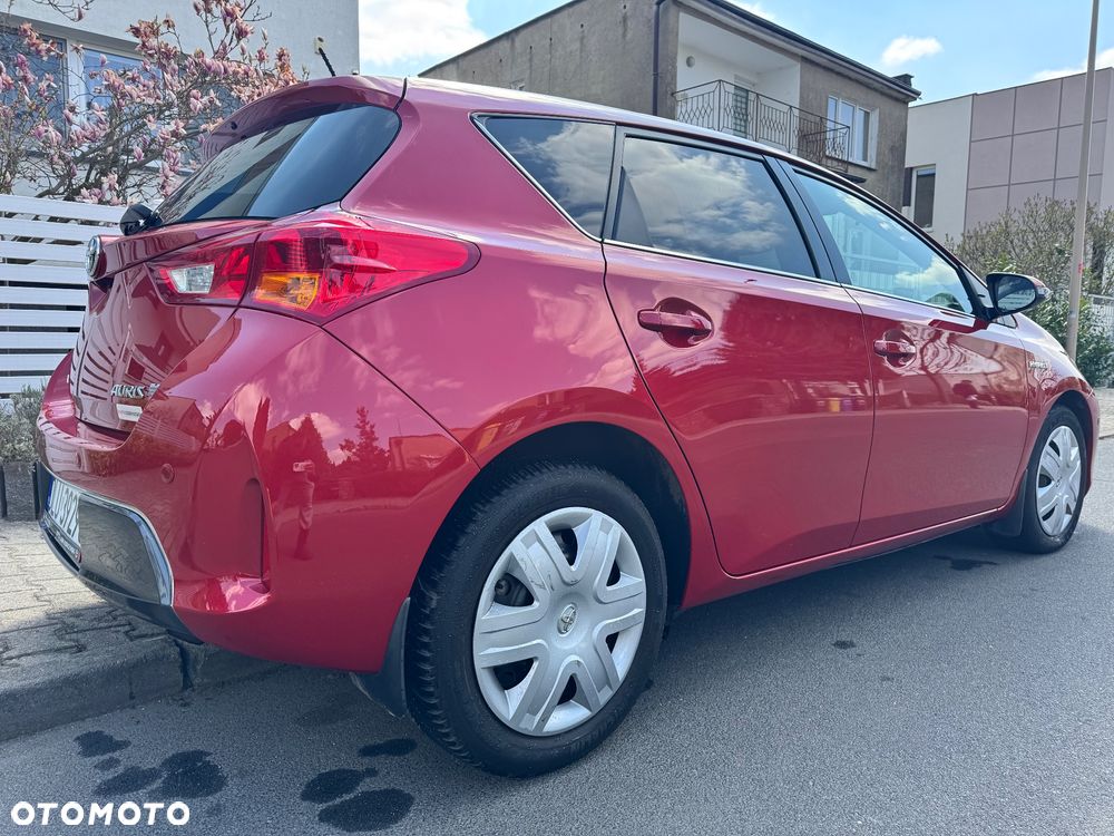 Toyota Auris ver-1-8-hsd-luna - 7