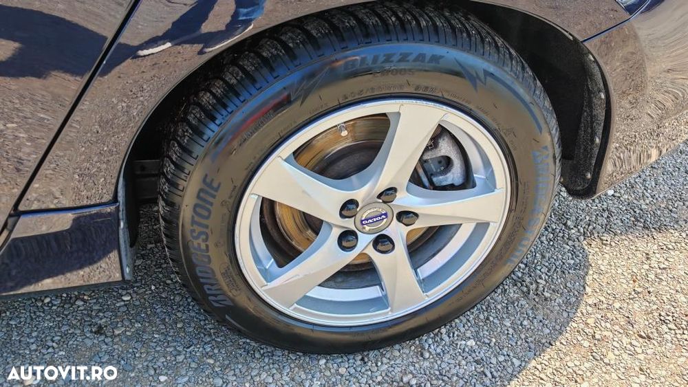 Volvo V60 D3 Momentum Core - 23