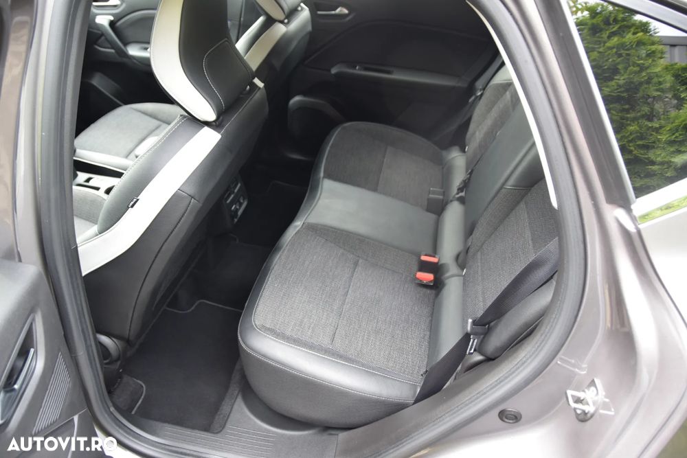 Renault Captur PHEV 160 Techno - 17