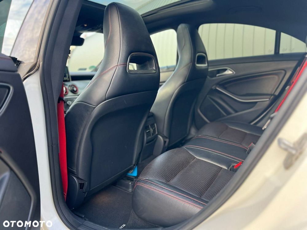 Mercedes-Benz CLA AMG 45 4-Matic - 16