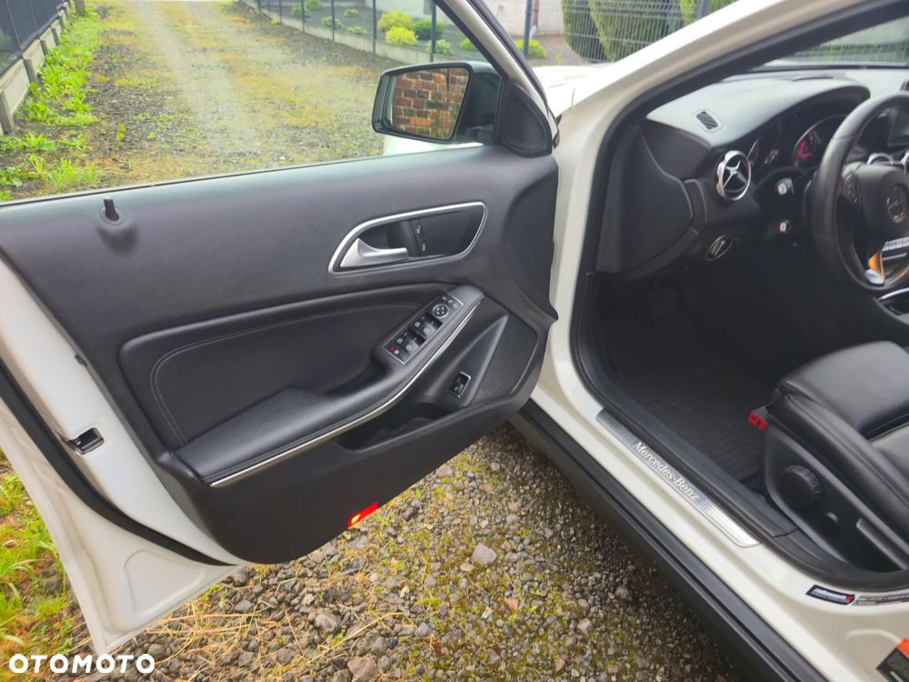 Mercedes-Benz GLA 250 4-Matic - 21