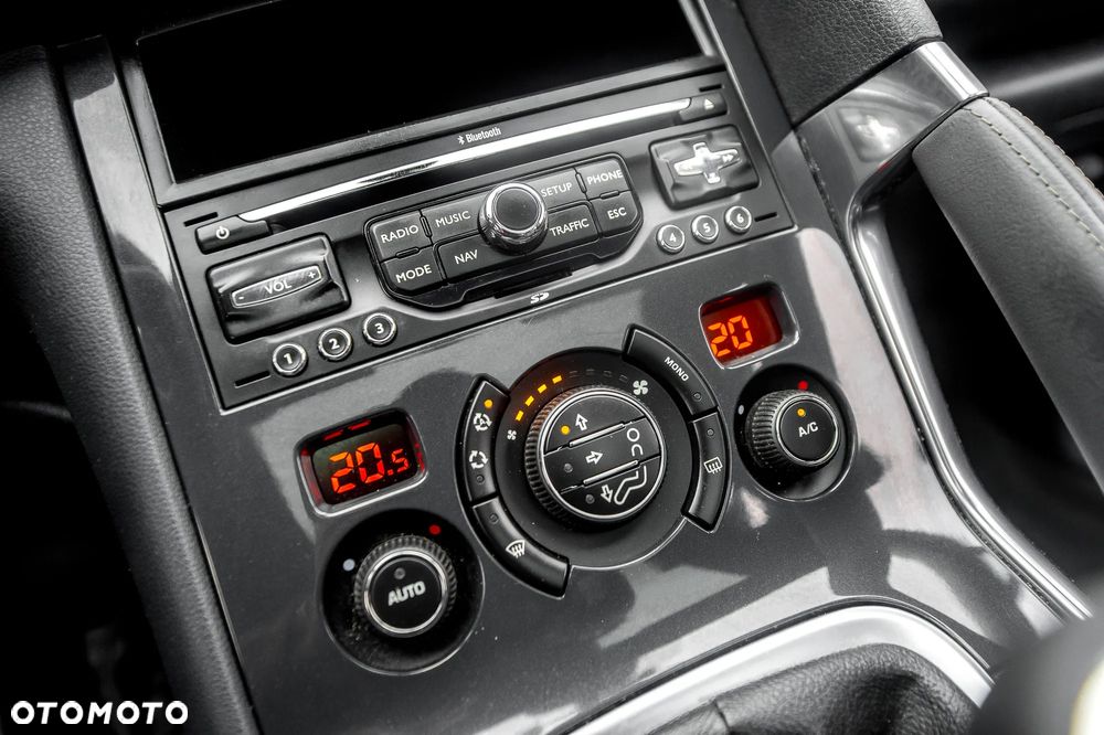 Peugeot 3008 155 THP Platinum - 30