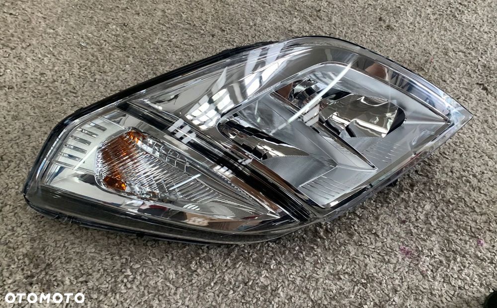 NISSAN NV400 REFLEKTOR LEWY LAMPA - 2