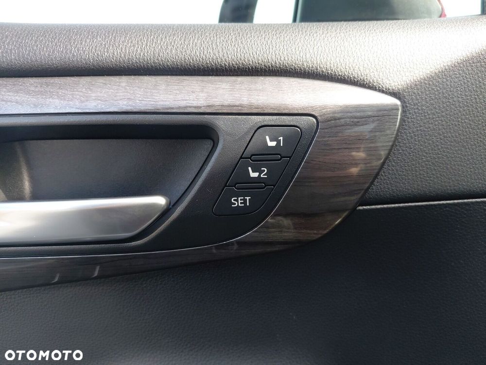 Toyota Highlander 2.5 Hybrid Executive - 21