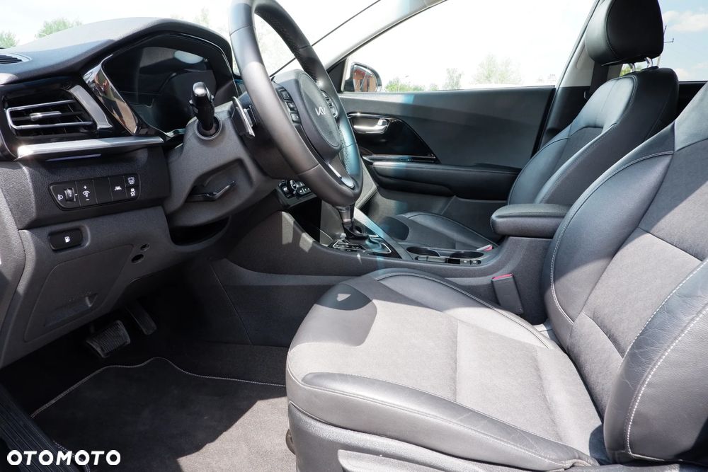 Kia Niro 1.6 GDI Hybrid L Business Line - 26