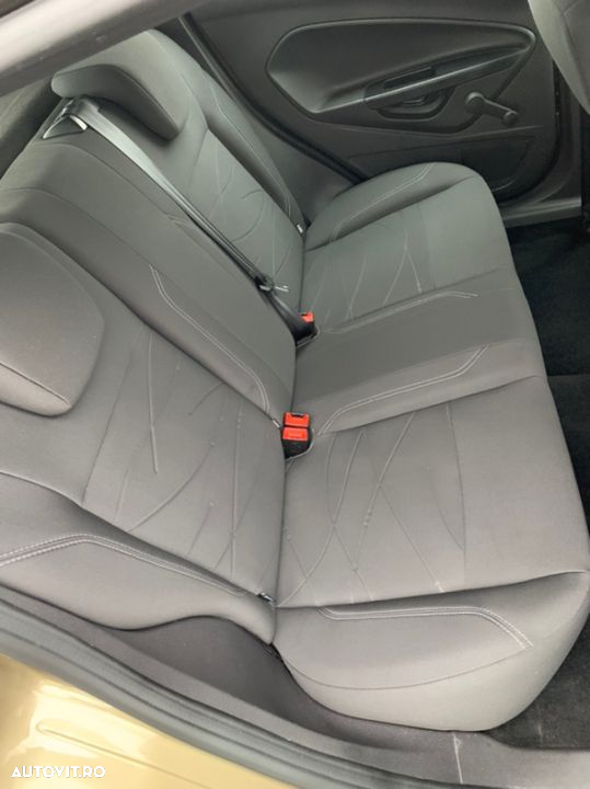 Ford Fiesta - 22