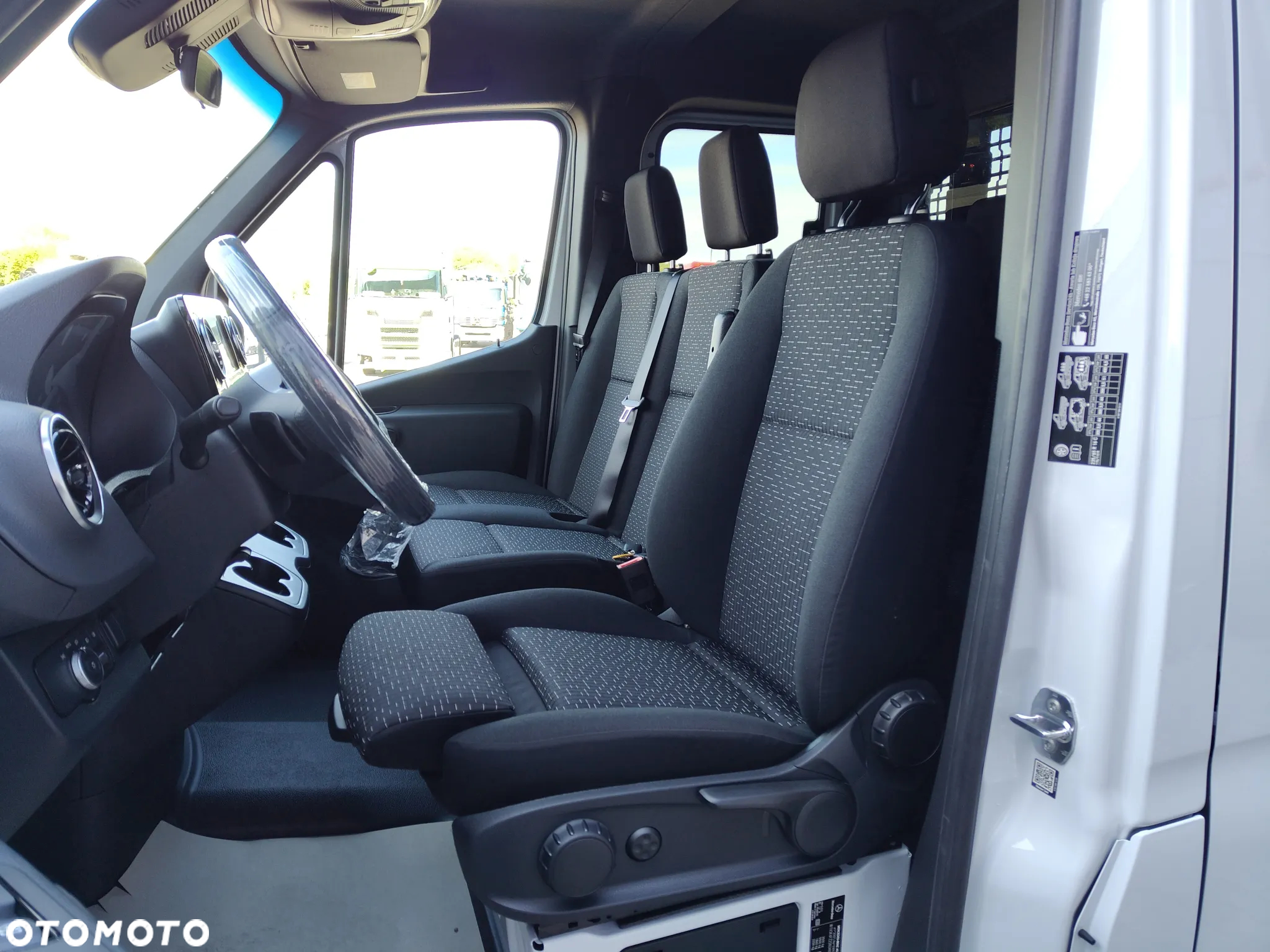 Mercedes-Benz Sprinter - 10