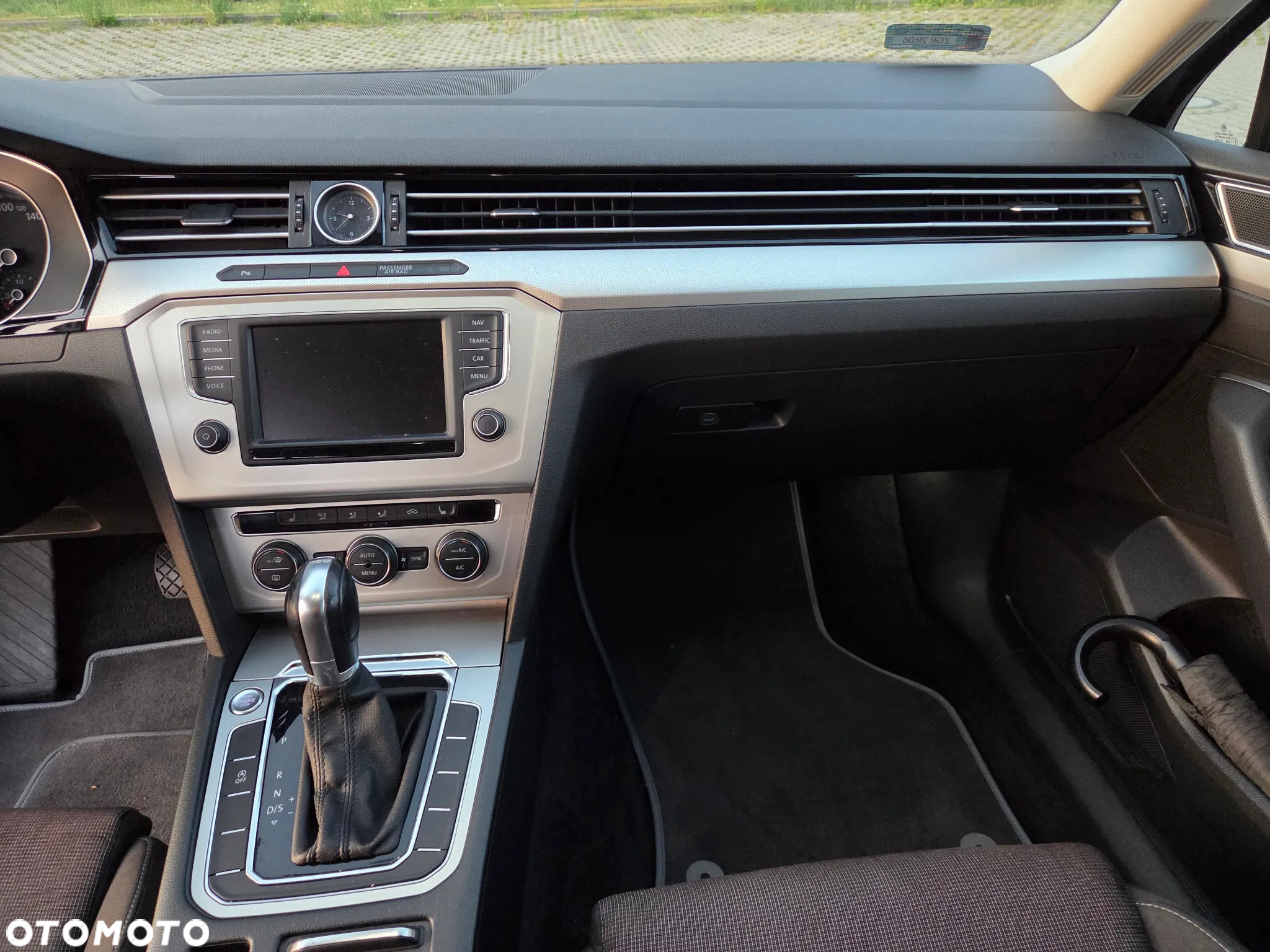 Volkswagen Passat - 14
