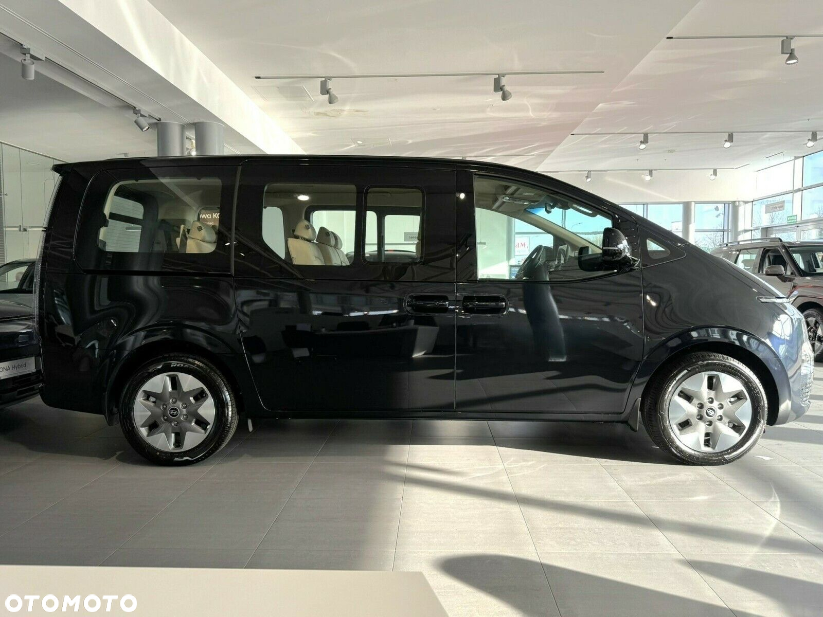Hyundai Staria - 4