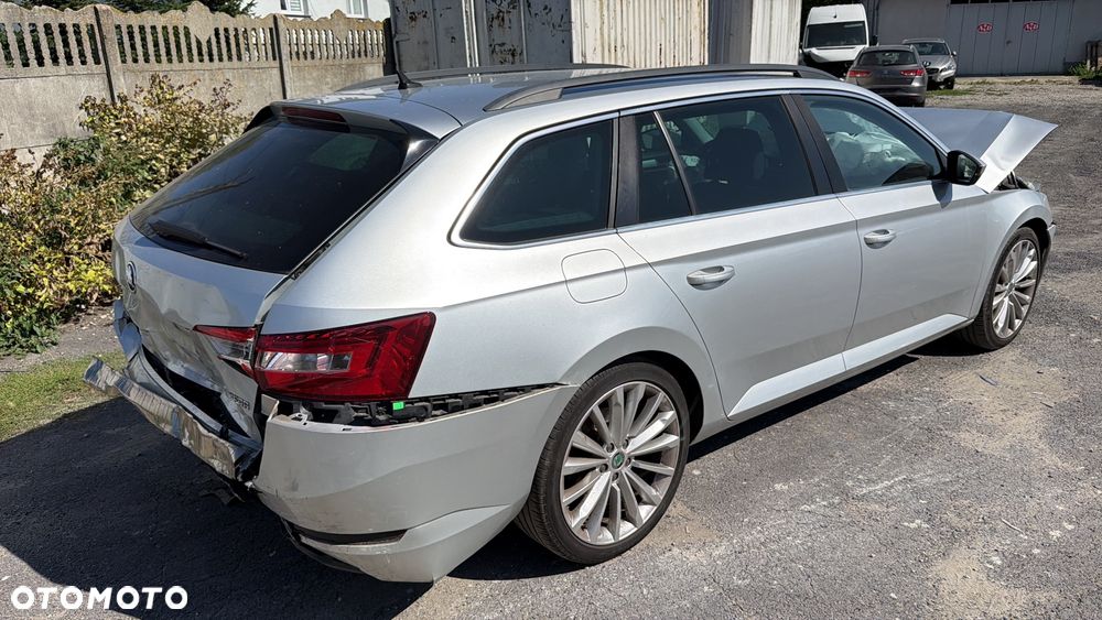 Skoda Superb 2.0 TDI DSG Active - 7