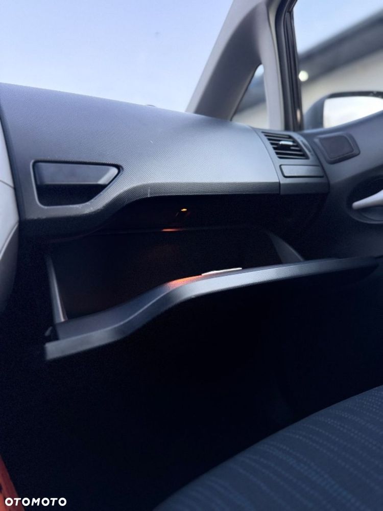 Toyota Auris 1.4 VVT-i Luna - 25