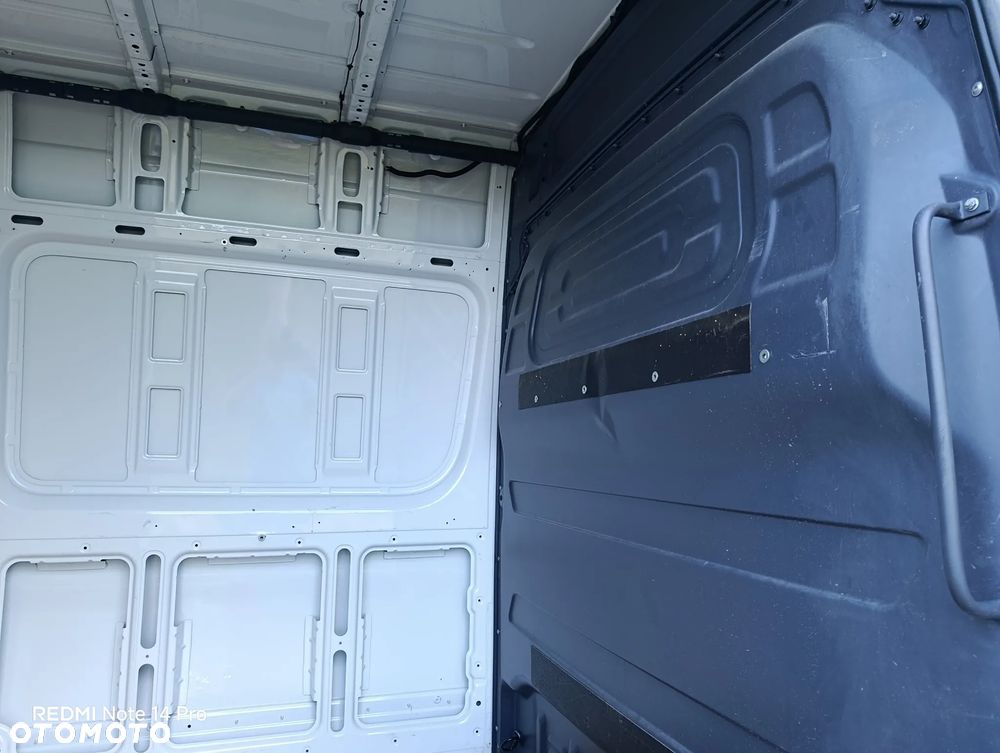 Mercedes-Benz Sprinter - 27