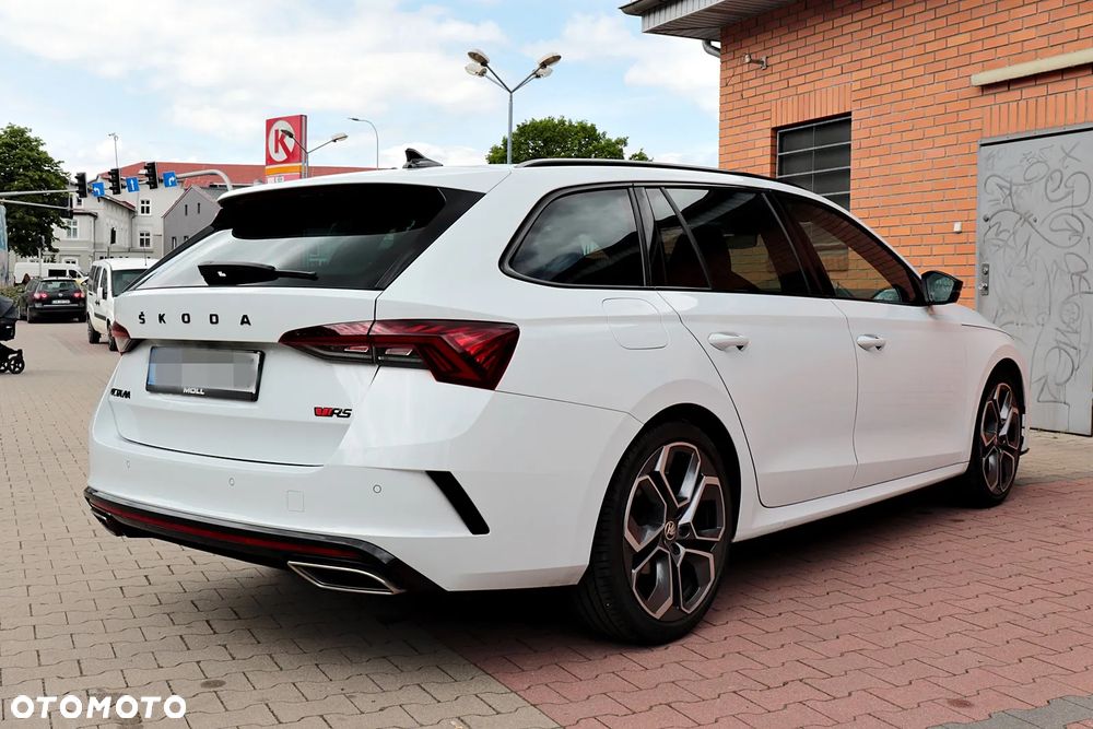 Skoda Octavia 2.0 TDI DSG RS - 18
