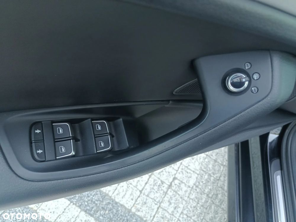 Audi A6 Avant 2.0 TDI Ultra S tronic - 14