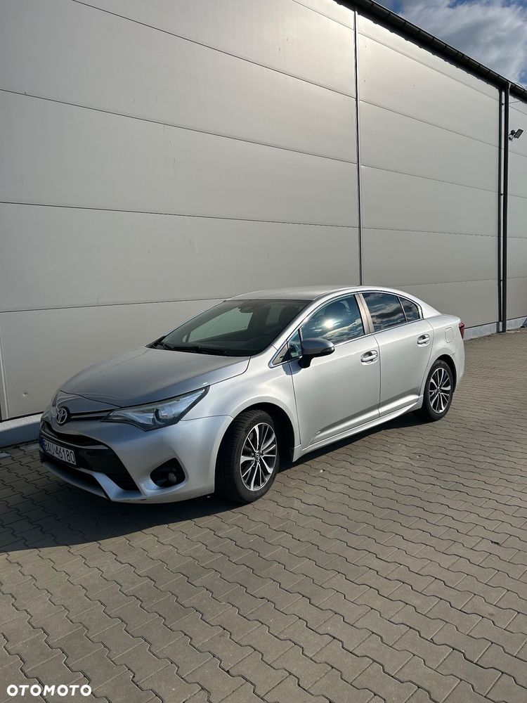 Toyota Avensis - 1