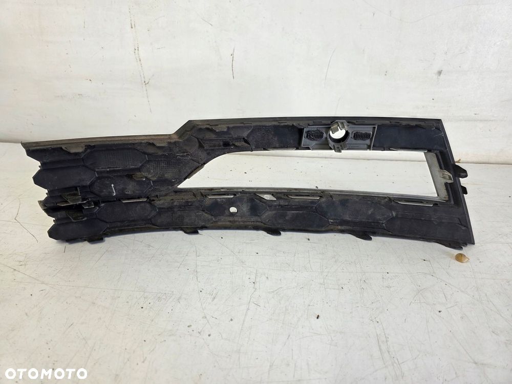 Kratka zderzaka prawy przód SKODA Octavia IV 4 5E3807682 - 7