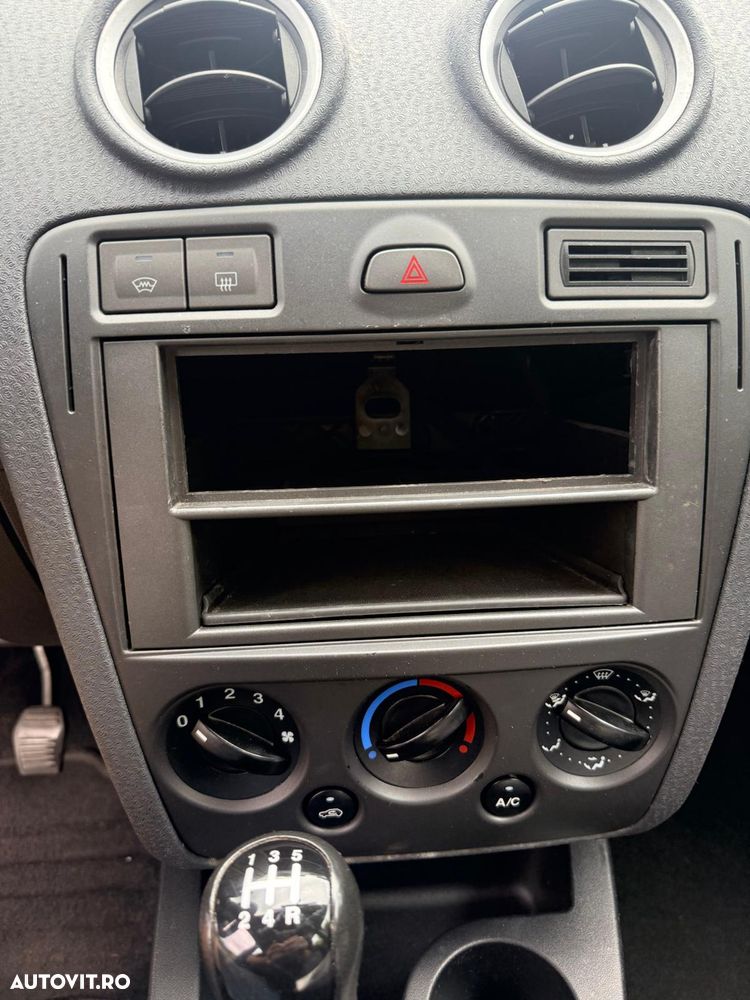 Ford Fusion 1.4 TDCI Comfort - 17