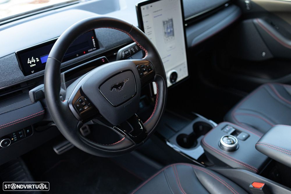 Ford Mustang Mach-E AWD PREMIUM - 28