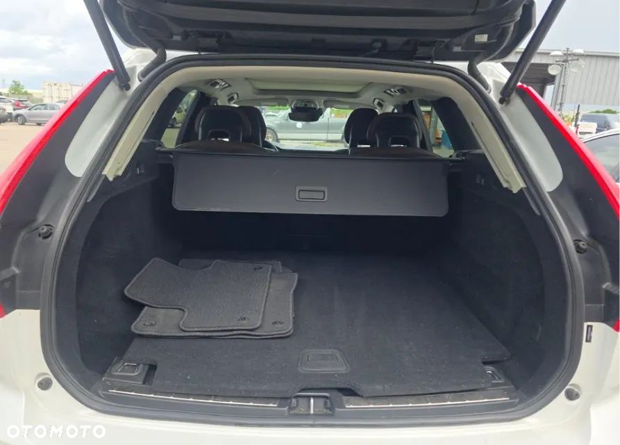 Volvo XC 60 T5 AWD Momentum - 13
