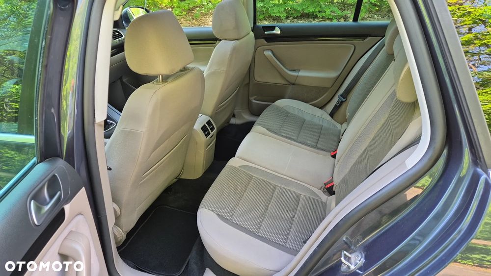 Volkswagen Golf 1.6 TDI DPF BlueMotion Technology move - 8