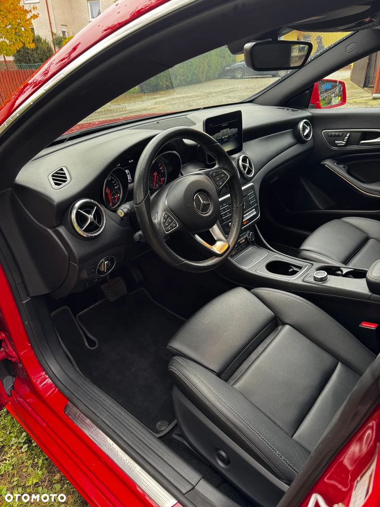 Mercedes-Benz CLA 250 4-Matic - 8