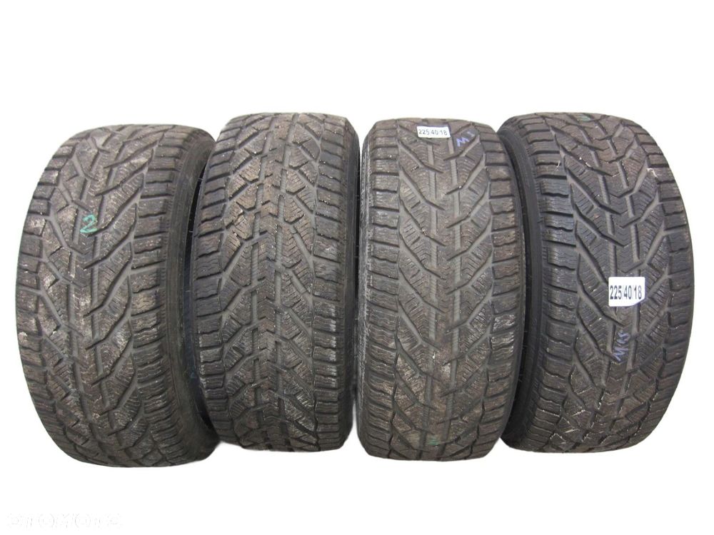 OPONY KORMORAN SNOW 225/40/18 R18 2X7.93MM 2X6.52MM 2019 2018 ZIMOWE - 1