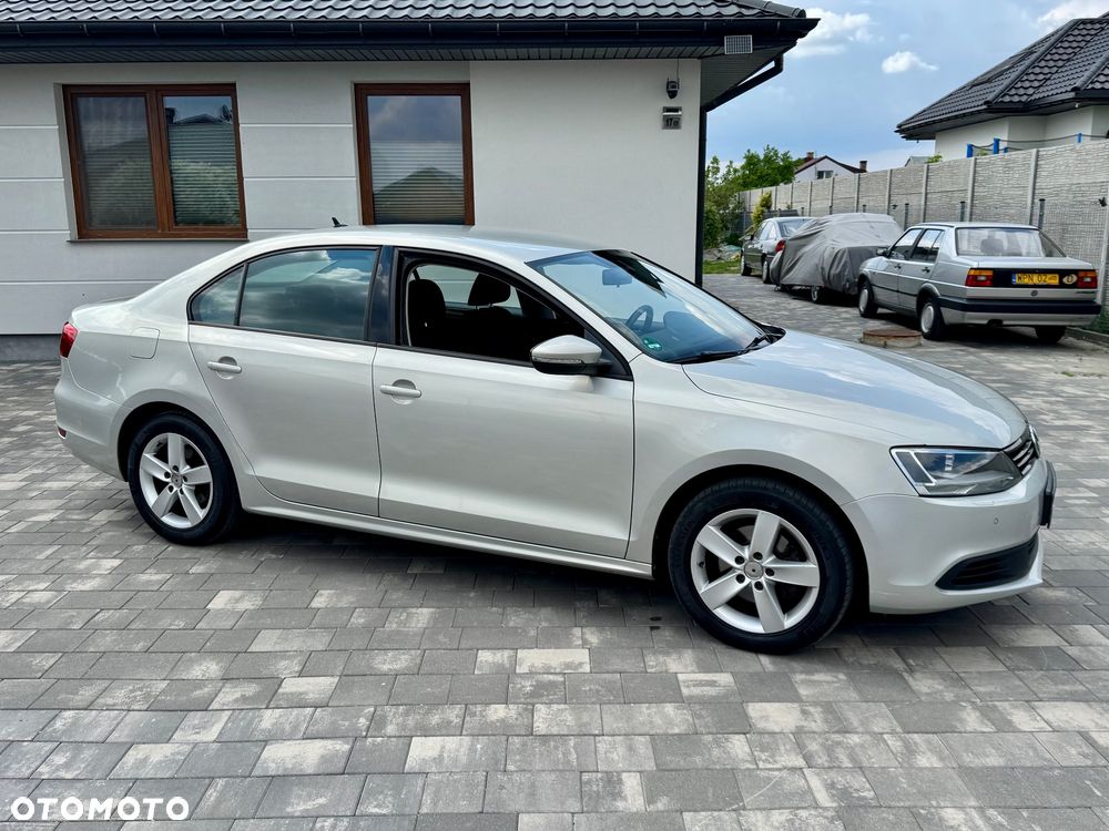 Volkswagen Jetta - 24