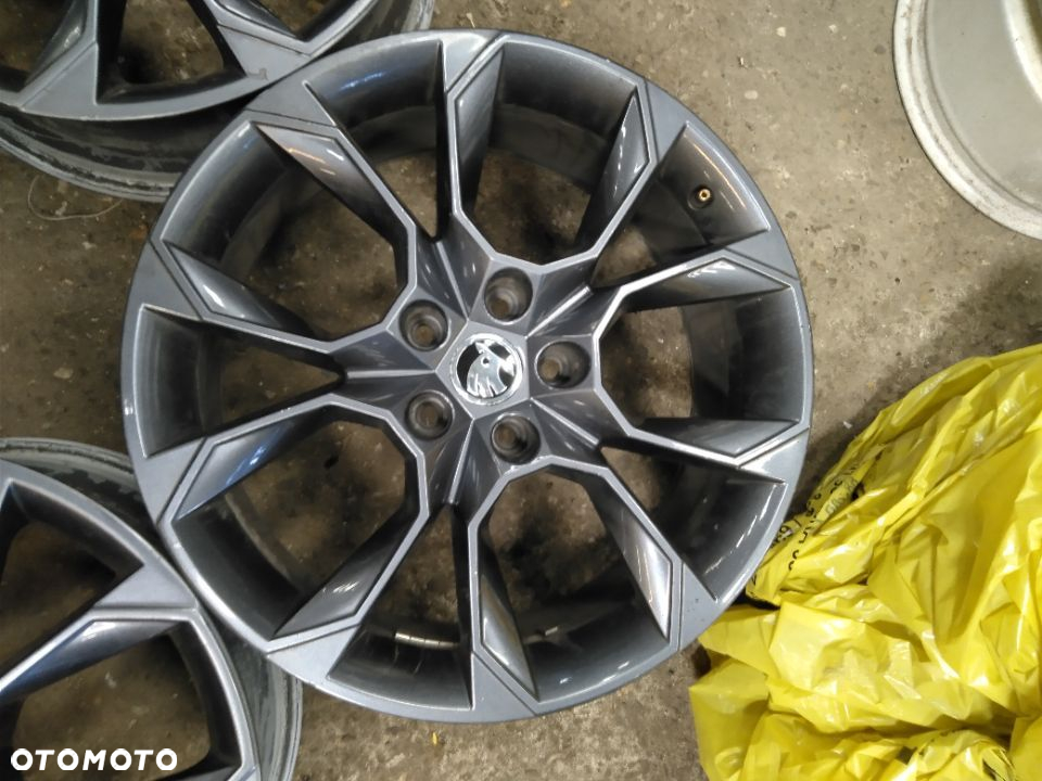 Felgi SKODA OCTAVIA 3 III RS 7.5" x 19" 5x112 ET 51 - 4
