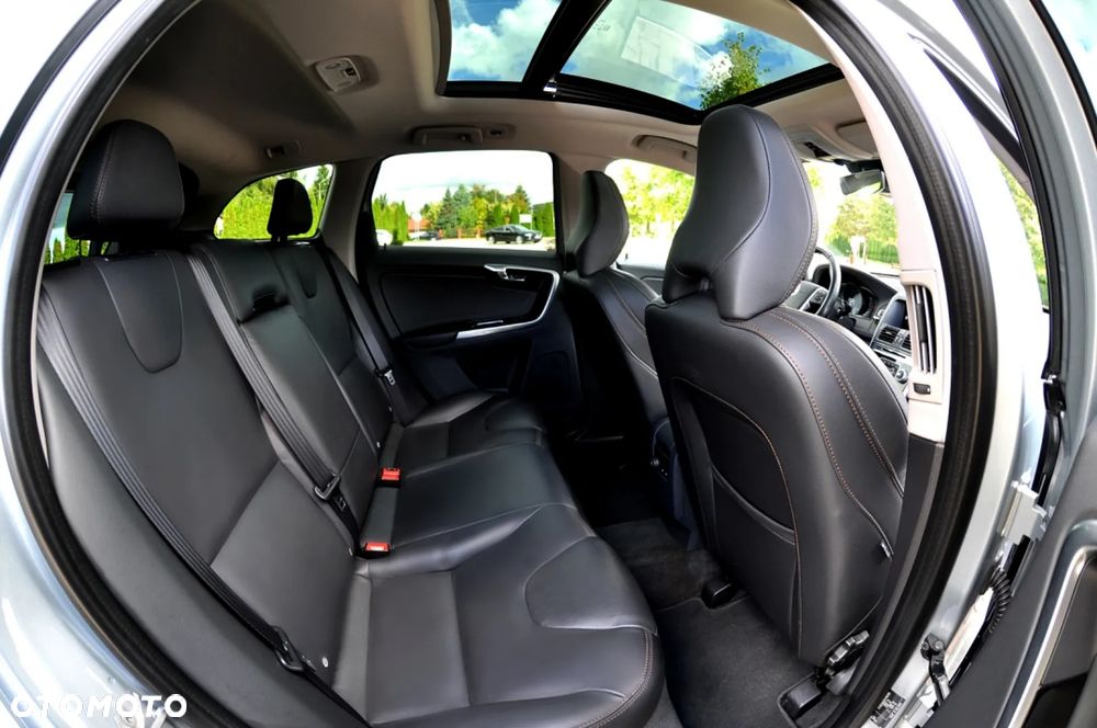 Volvo XC 60 D4 Geartronic Summum - 24