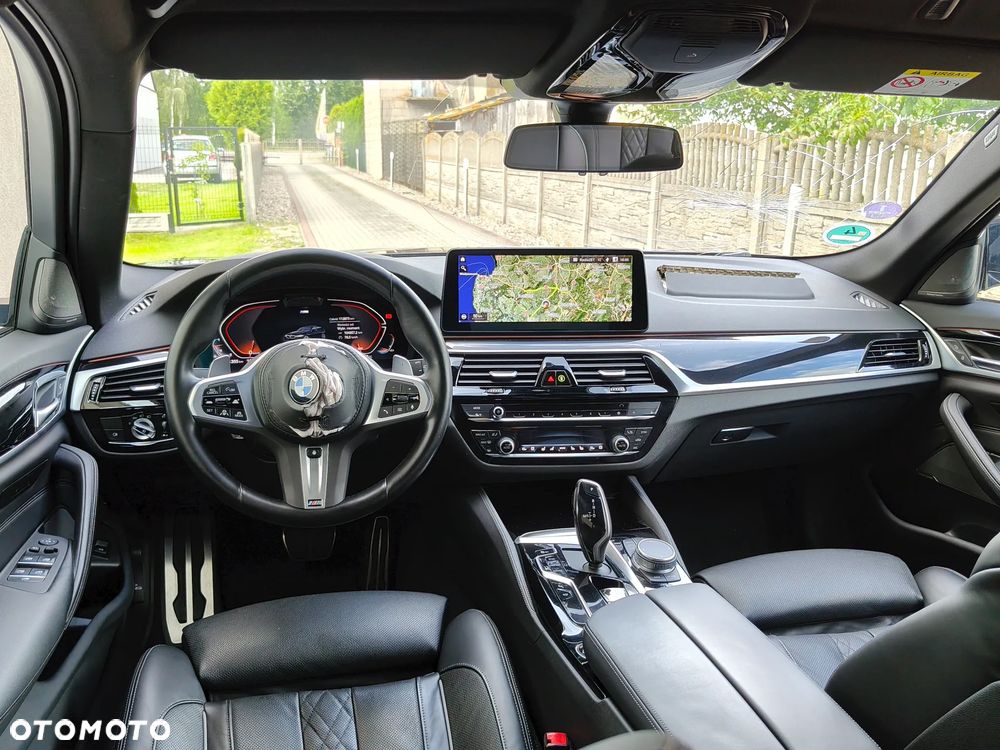 BMW Seria 5 540i xDrive M Sport Edition - 35