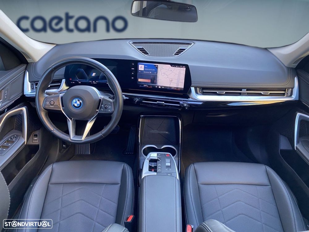 BMW Ix1 2025 photo 4