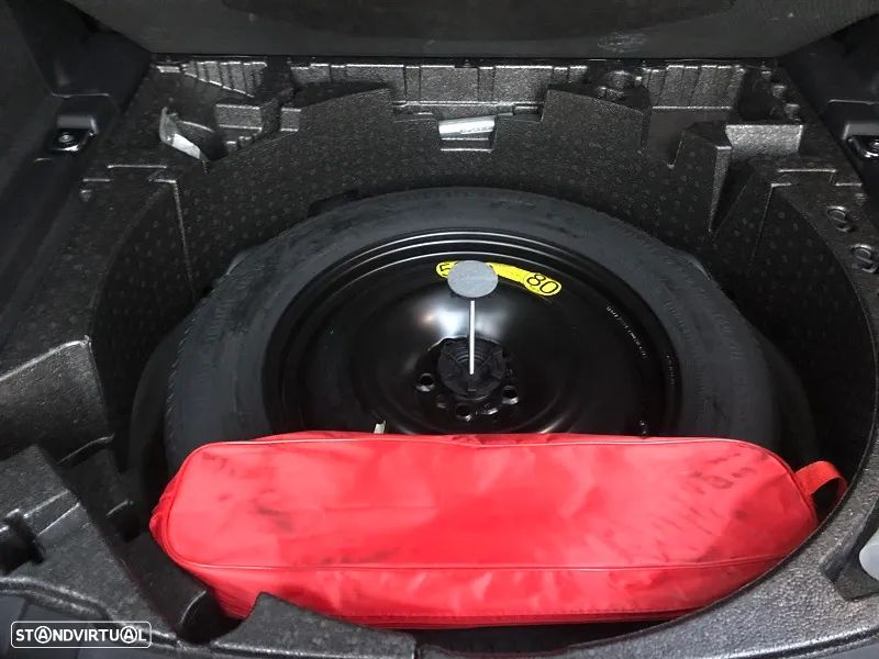 Land Rover Discovery Sport 2.0 eD4 HSE - 26