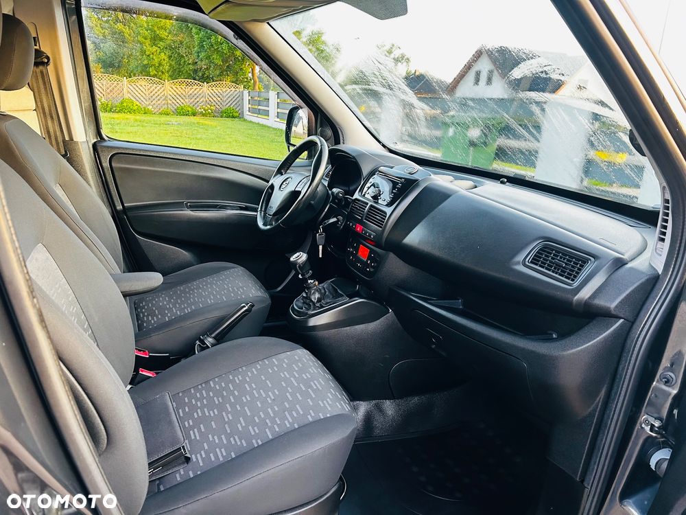 Opel Combo - 17