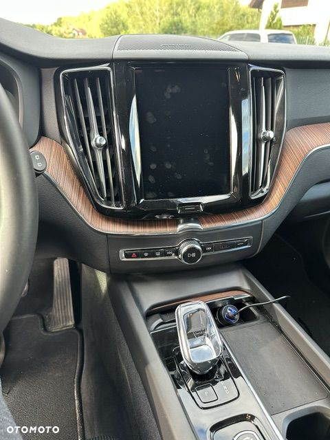Volvo XC 60 B4 B Plus Dark - 10