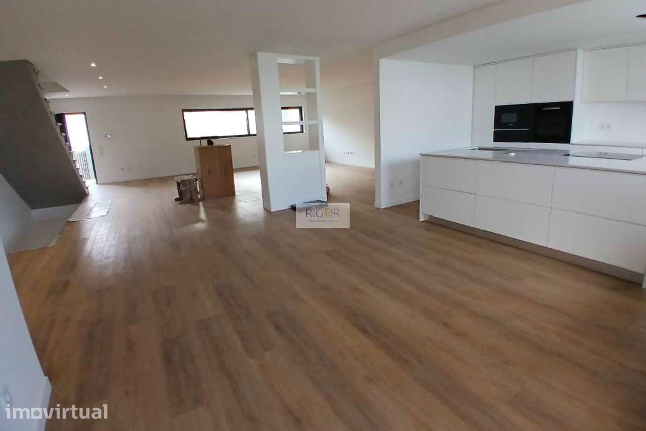 Moradia T3 de 3 frentes e jardim nova ao centro da Maia - Grande imagem: 3/29