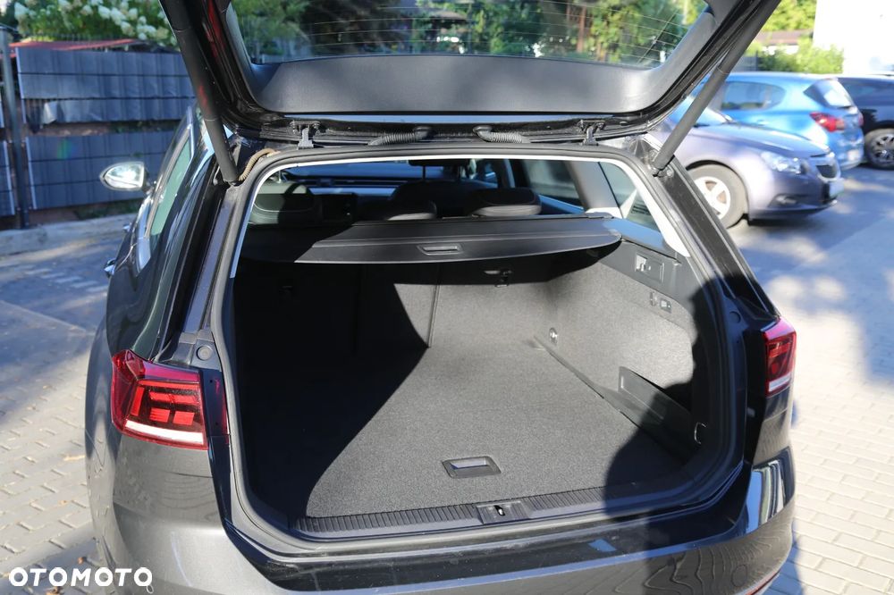 Volkswagen Passat 1.5 TSI OPF DSG Elegance - 29