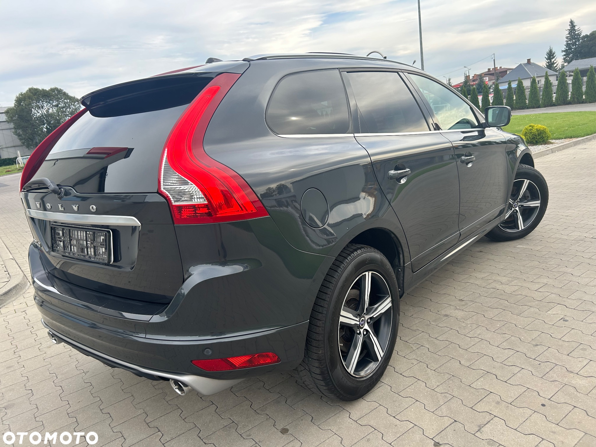 Volvo XC 60 D4 Drive-E R-Design Summum - 9