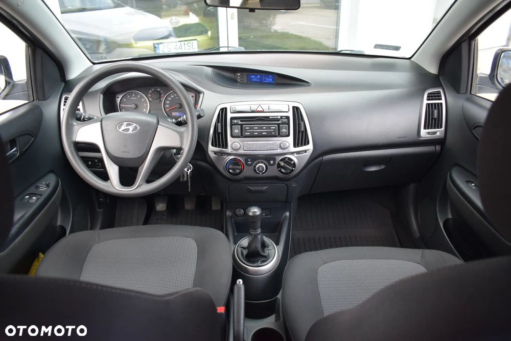 Hyundai i20 - 11
