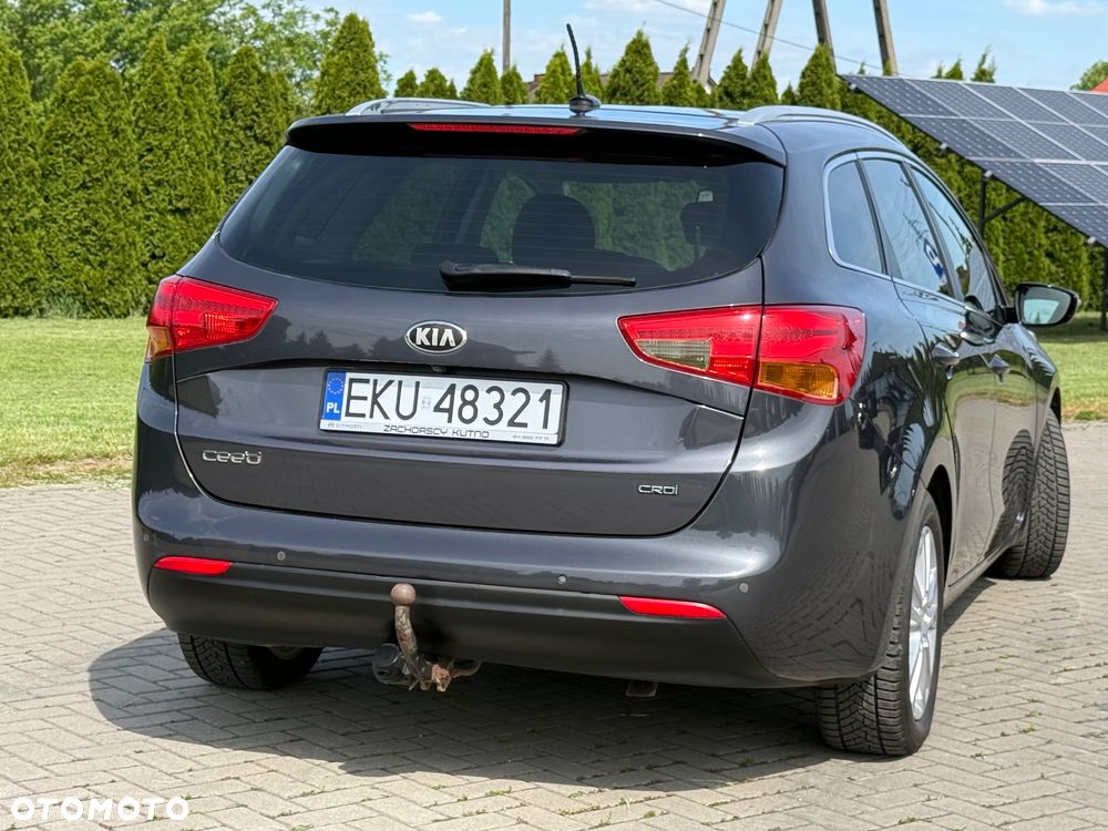 Kia Ceed - 11