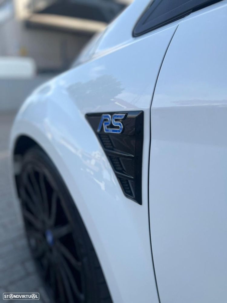Ford Focus 2.5 T RS - 40