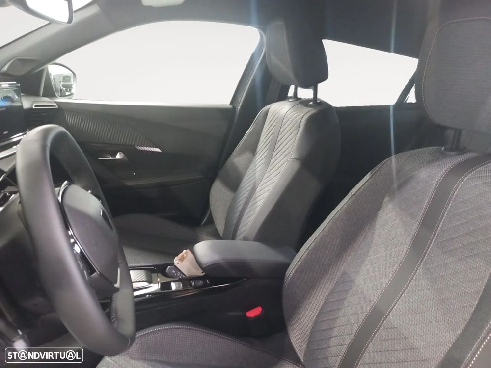 Peugeot e-2008 54 kWh Allure - 10