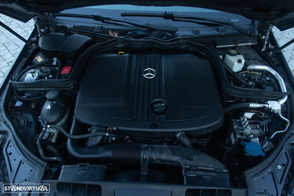 Mercedes-Benz E 220 CDI DPF Coupe BlueEFFICIENCY Auto Avantgarde - 8