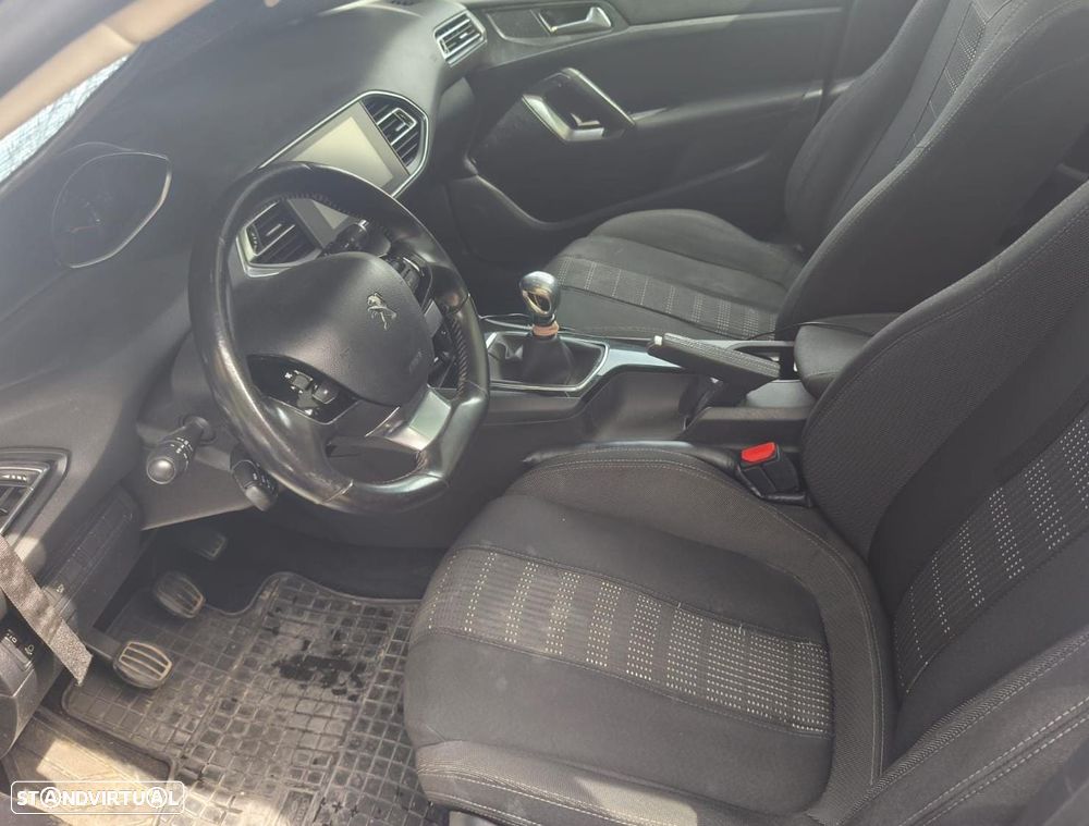 Peugeot 308 SW - 6