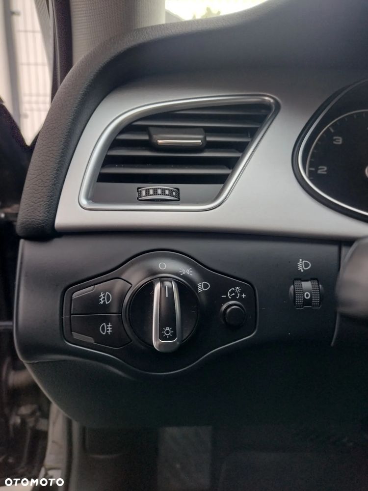 Audi A4 Avant 2.0 TDI DPF clean diesel multitronic Ambiente - 22