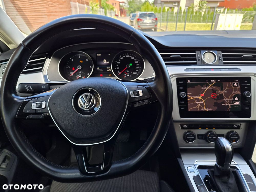 Volkswagen Passat - 2
