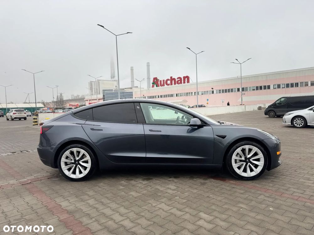 Tesla Model 3 RWD - 4