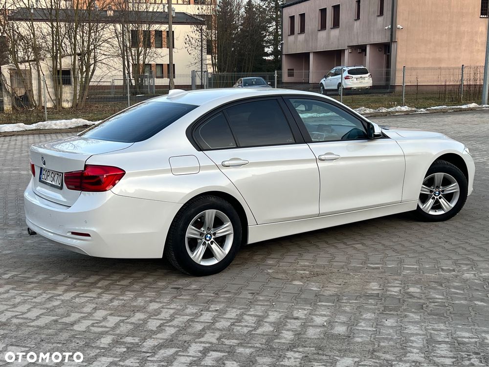 BMW Seria 3 318i - 17