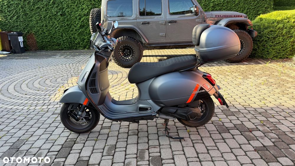 Vespa GTS - 9