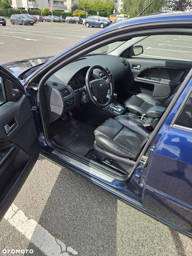 Ford Mondeo 2.5 V6 Ghia - 12