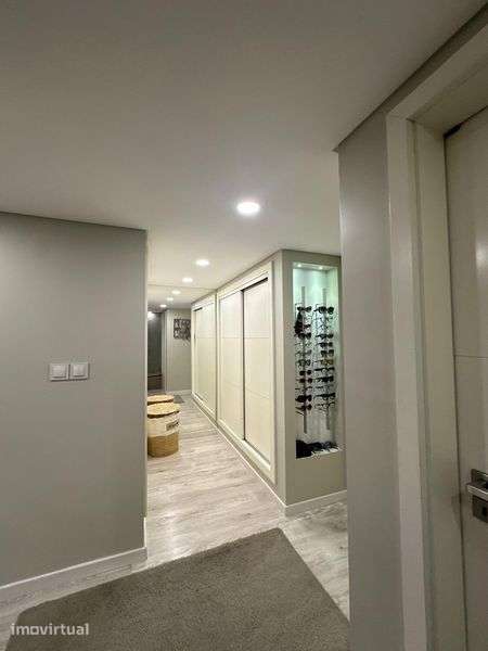 Vendo Apartamento T3 perto do centro, escolas e tranportes - Grande imagem: 2/12